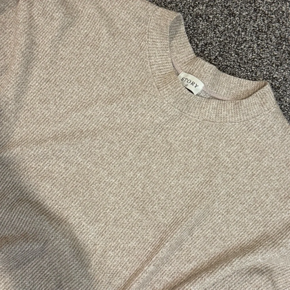 Story Beige Women's Crew Neck chunky fall Sweater - Picture 4 of 7